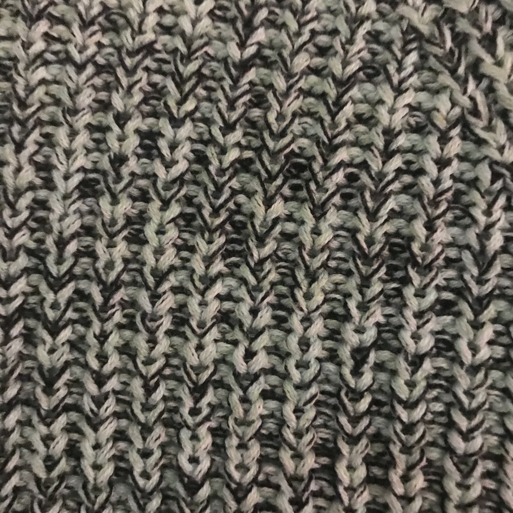 American Eagle cozy green crew neck sweater - Picture 4 of 5